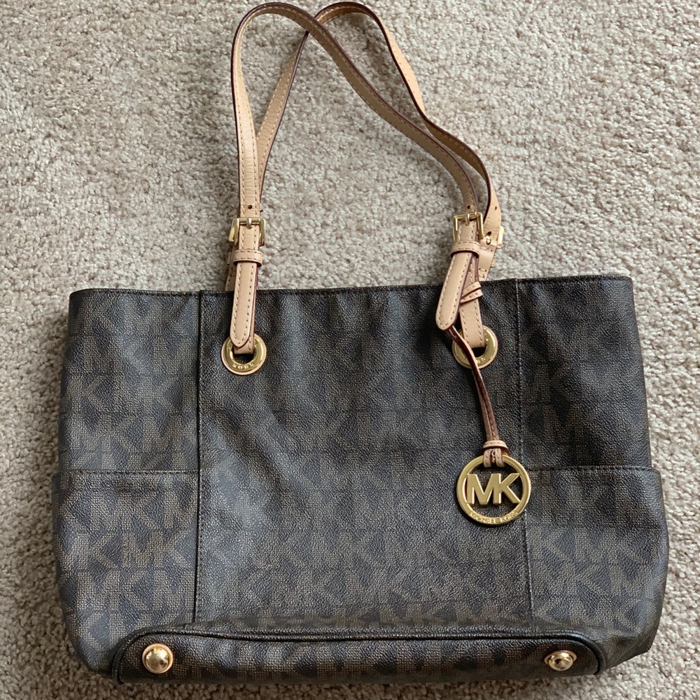 Michael Kors MK Signature Purse